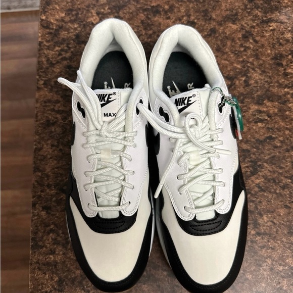 nike air max 1 black gum light